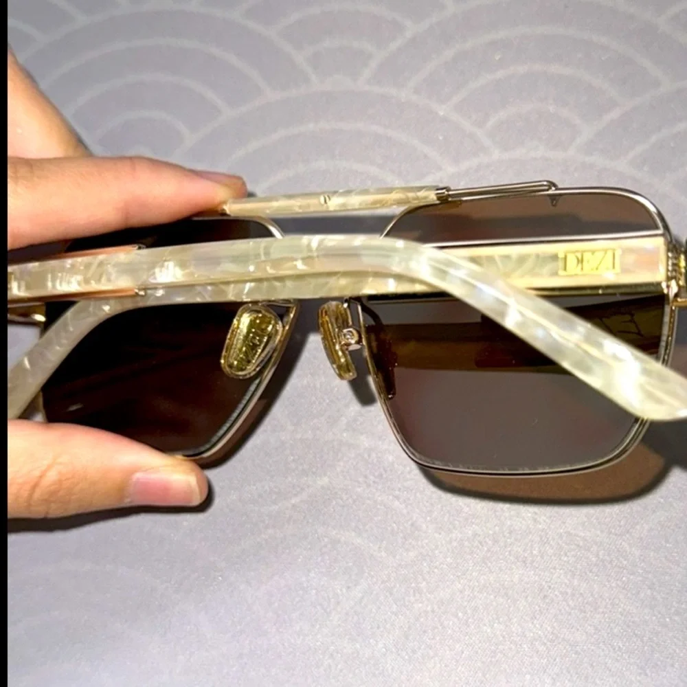 DEZI EZ SUNGLASSES, never wore